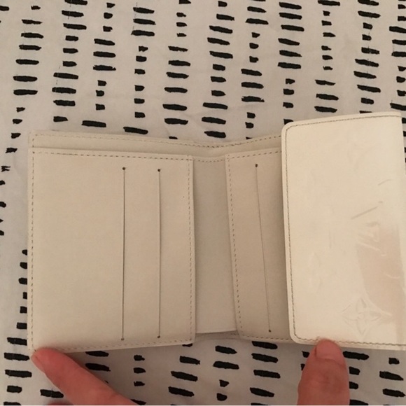 Louis Vuitton Wallet - Picture 4 of 8